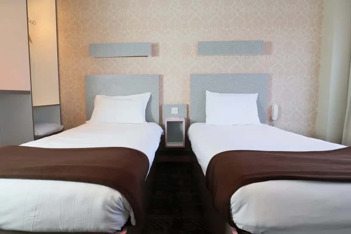 Accessible Twin Room in Citrus Hotel Cheltenham