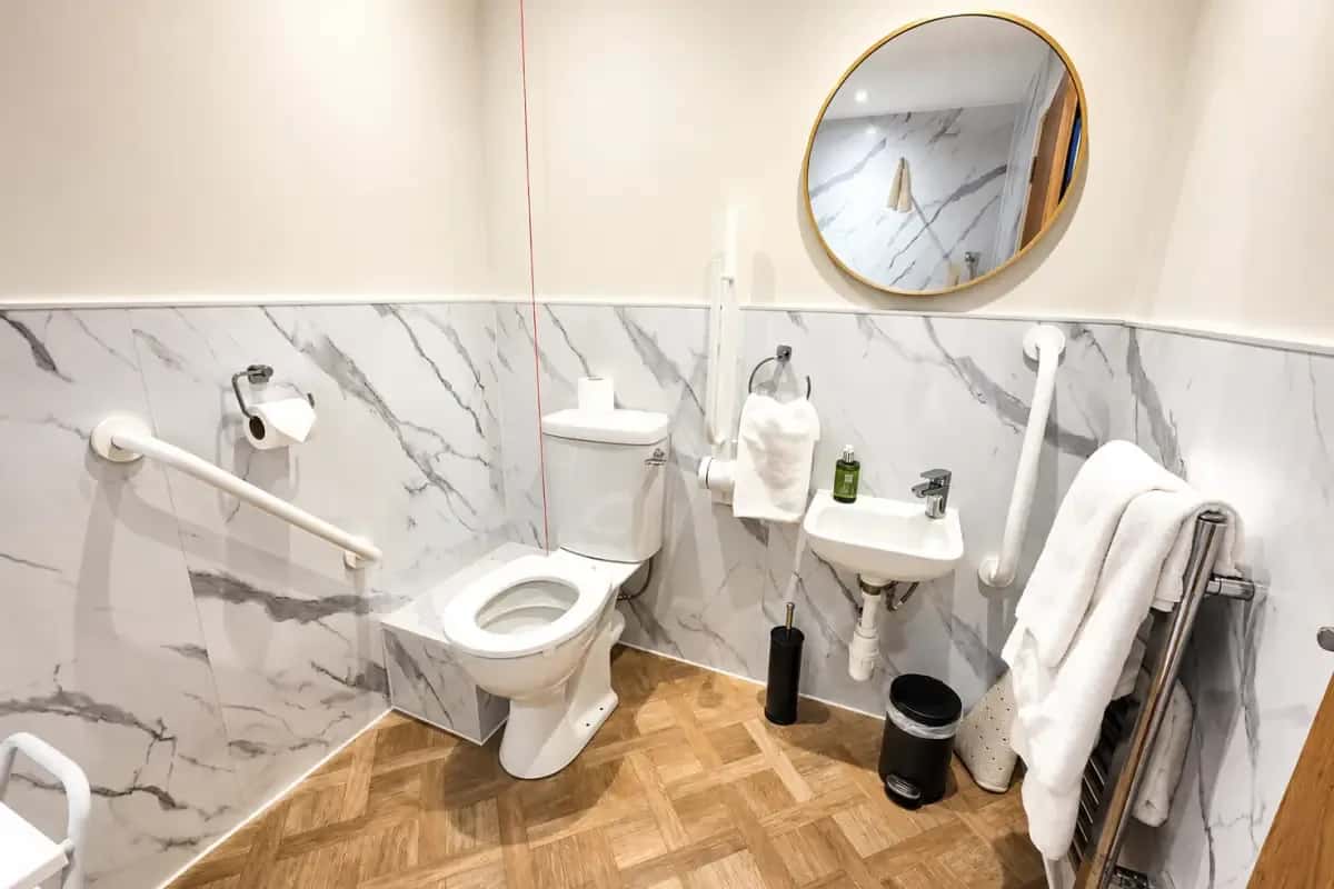 Double Accessible Room in Craigmonie Hotel