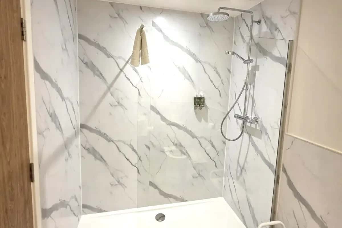 Double Accessible Room in Craigmonie Hotel