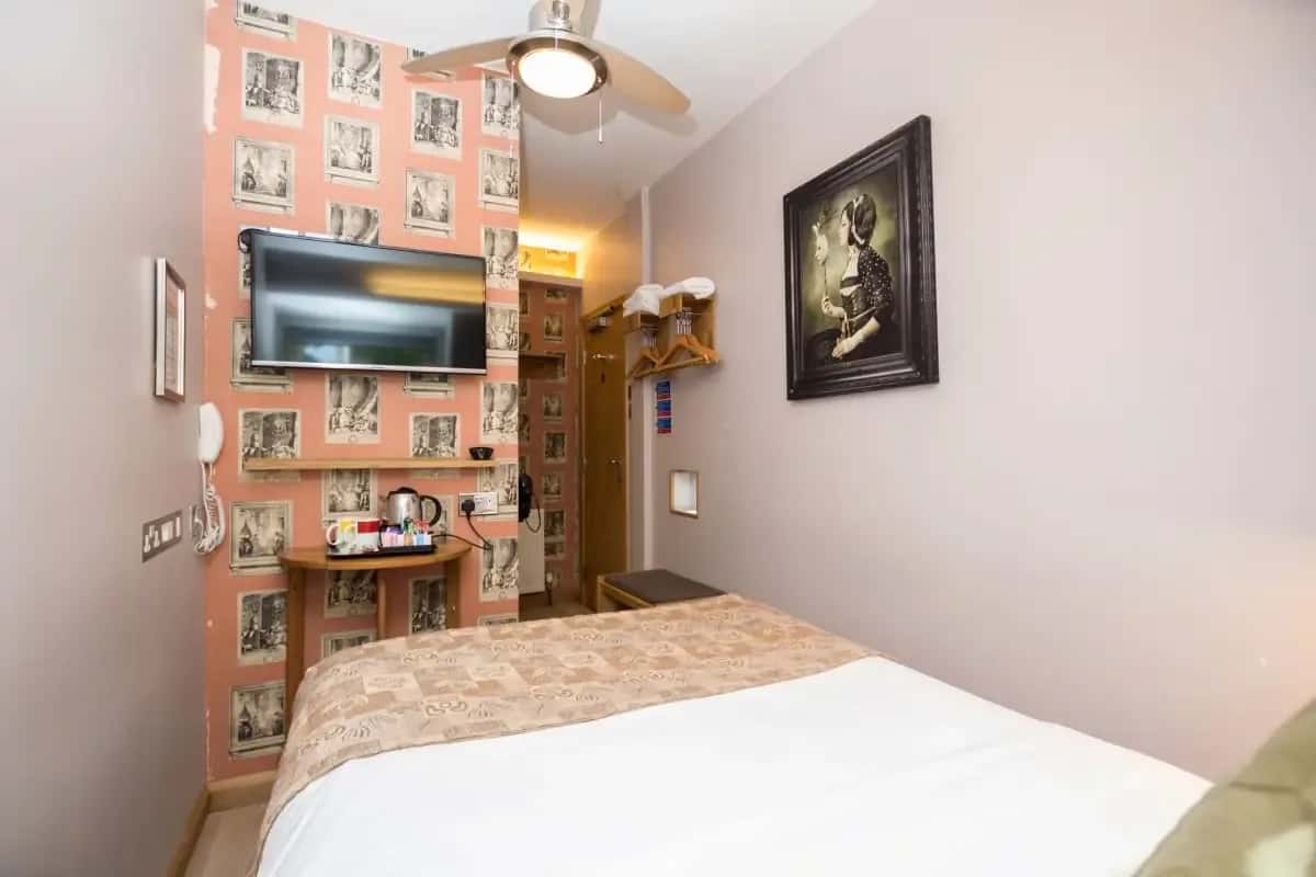 Double Room at Arosfa Hotel London