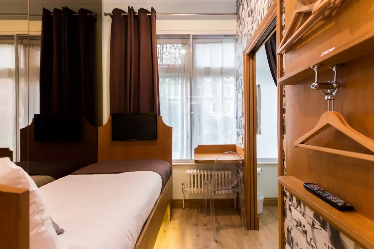 Single Room at Arosfa Hotel London