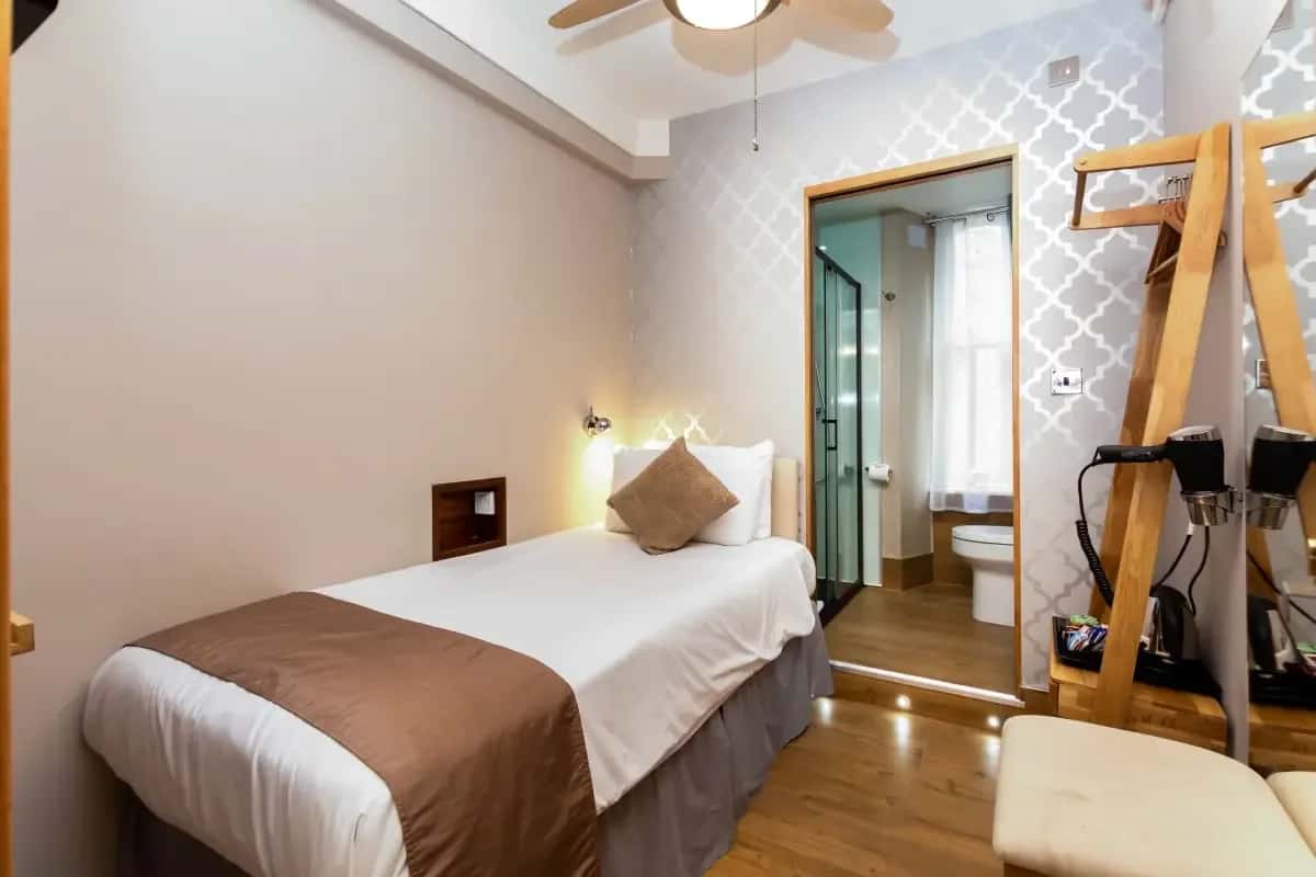 Single Room at Arosfa Hotel London