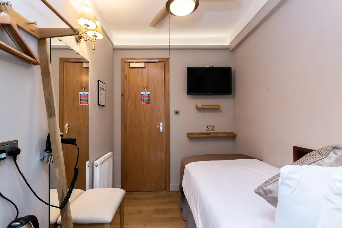 Single Room at Arosfa Hotel London