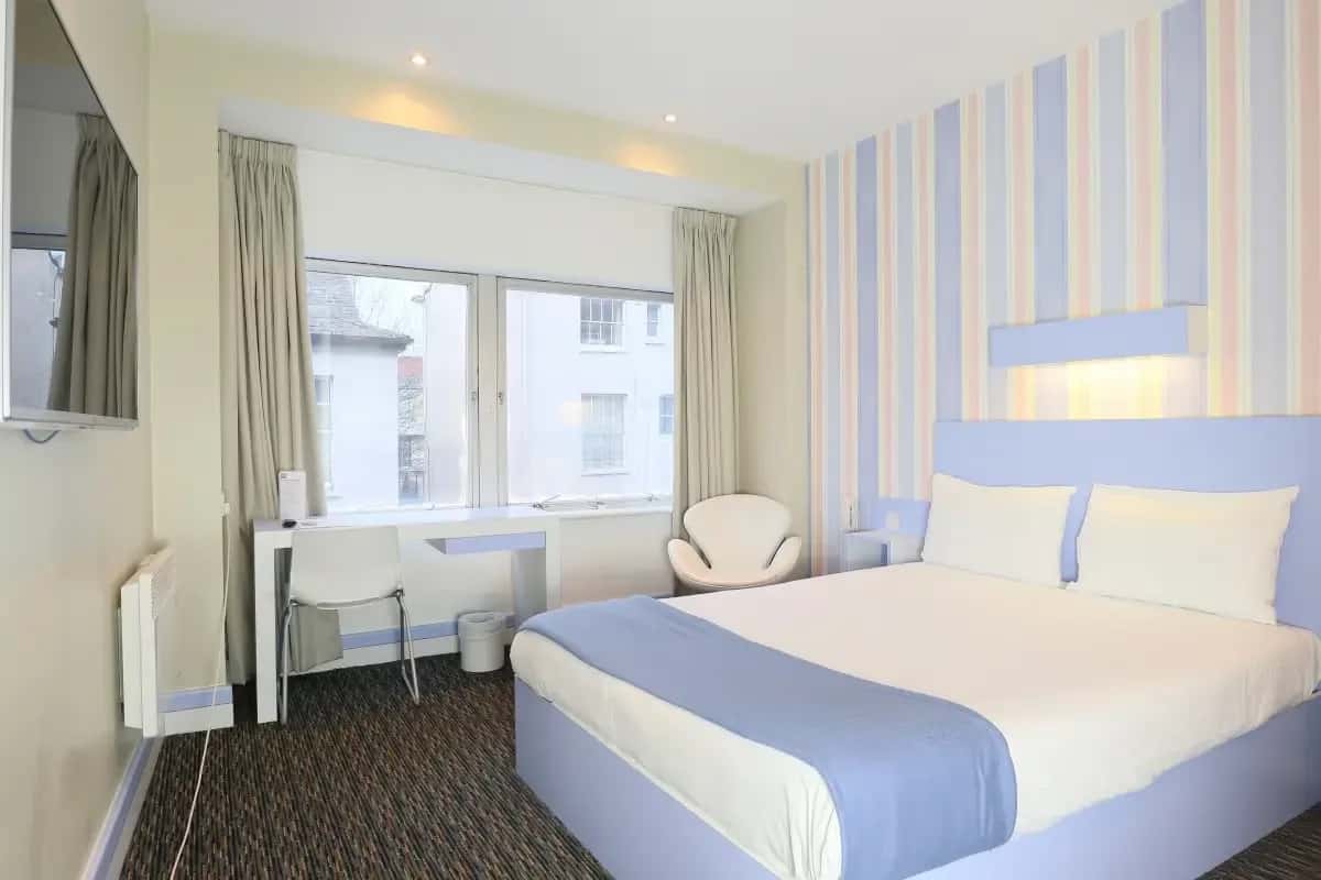 Standard Double Room in Citrus Hotel Cheltenham