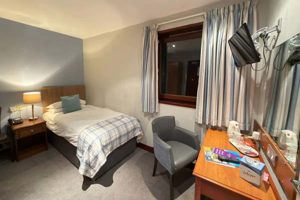 Standard Single Room in Craigmonie Hotel