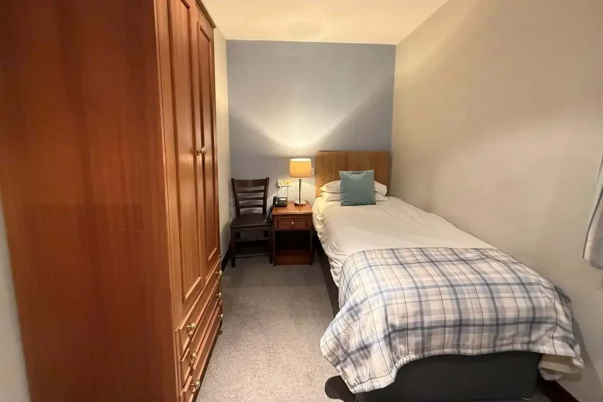 Standard Single Room in Craigmonie Hotel