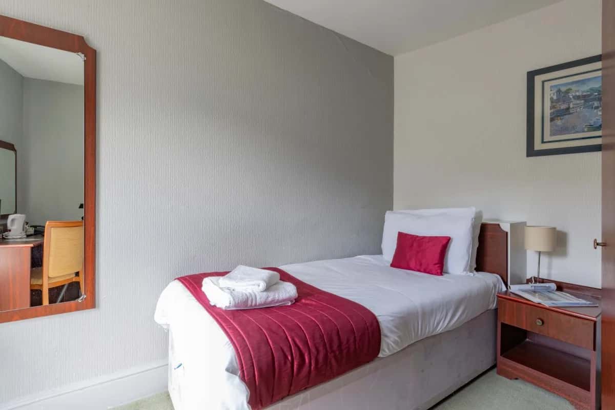 Standard single room in Dilkhusa Hotel 