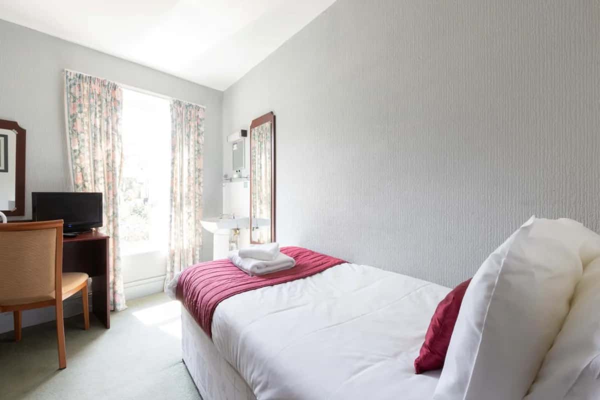 Standard single room in Dilkhusa Hotel 