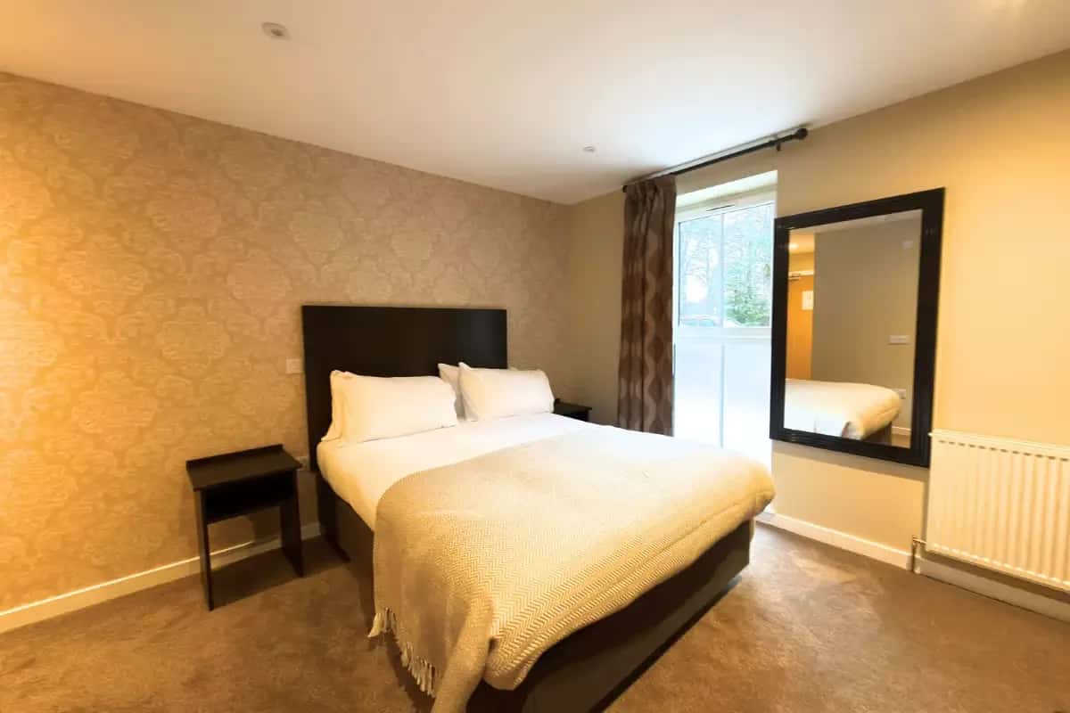Superior Double Room in Cragminie Hotel