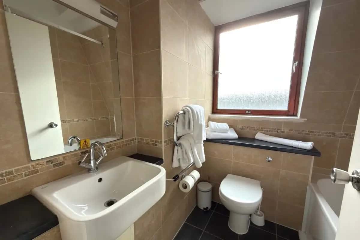 Triple Room with three Single beds in Inverness