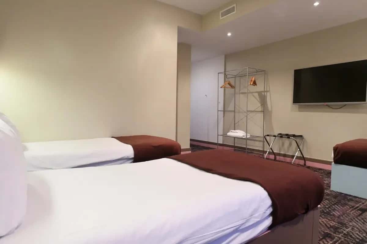 Triple Room in Citrus Hotel Cheltenham