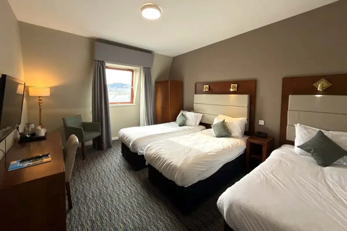 Triple Room with three Single beds in Inverness