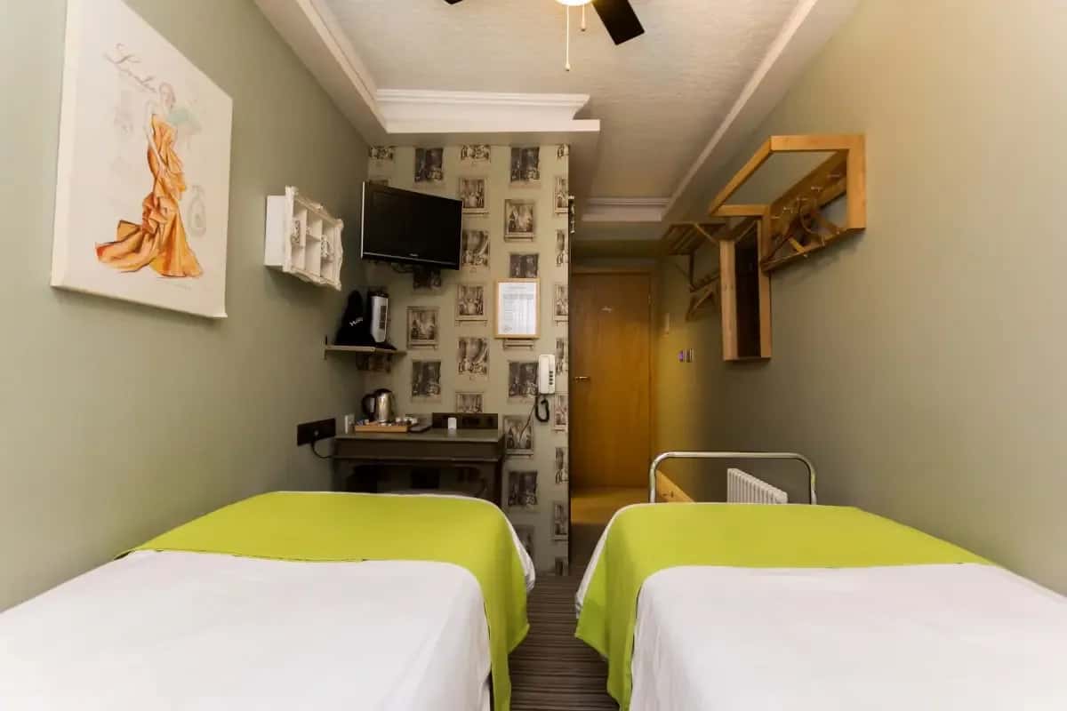 Twin Room at Arosfa Hotel London