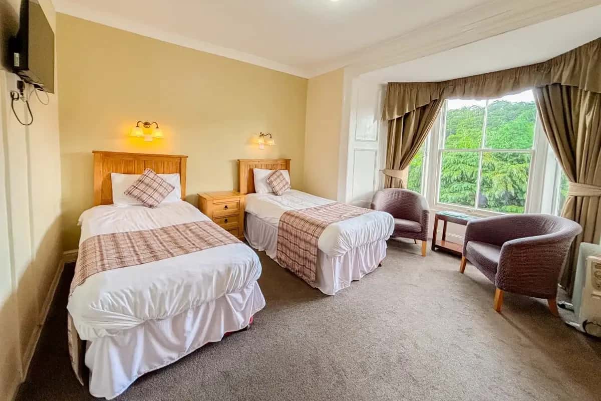 Twin Room (8)