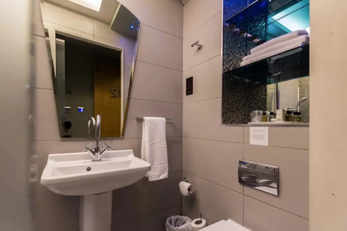 Twin Room at Arosfa Hotel London