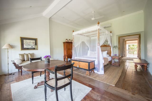 Taru Villas Rampart Street