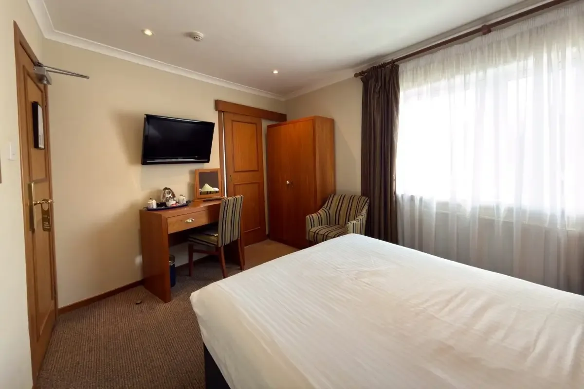Cozy Double Room with King sized bed at The Angus Hotel Blairgowrie