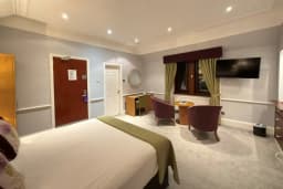 Executive Double Room in Craigmonie Hotel