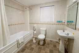 Bathroom in Family Room at The Hand Hotel Llangollen