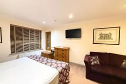 Family Room in Cragminie Hotel