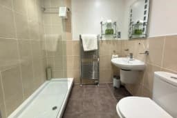 Standard Single Room in Craigmonie Hotel
