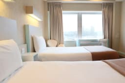 Standard Twin Room in Citrus Hotel Cheltenham