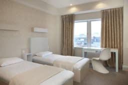 Standard Twin Room in Citrus Hotel Cheltenham