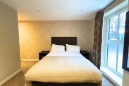 Superior Double Room in Cragminie Hotel