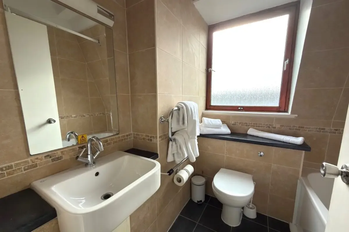 Triple Room with three Single beds in Inverness