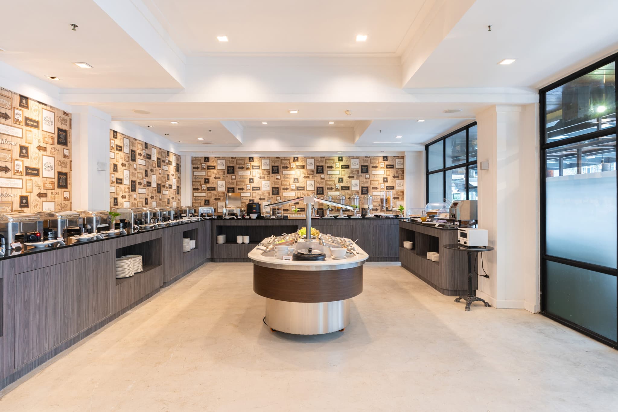 Restaurants & Bar in Heeton Concept Hotel Pattaya